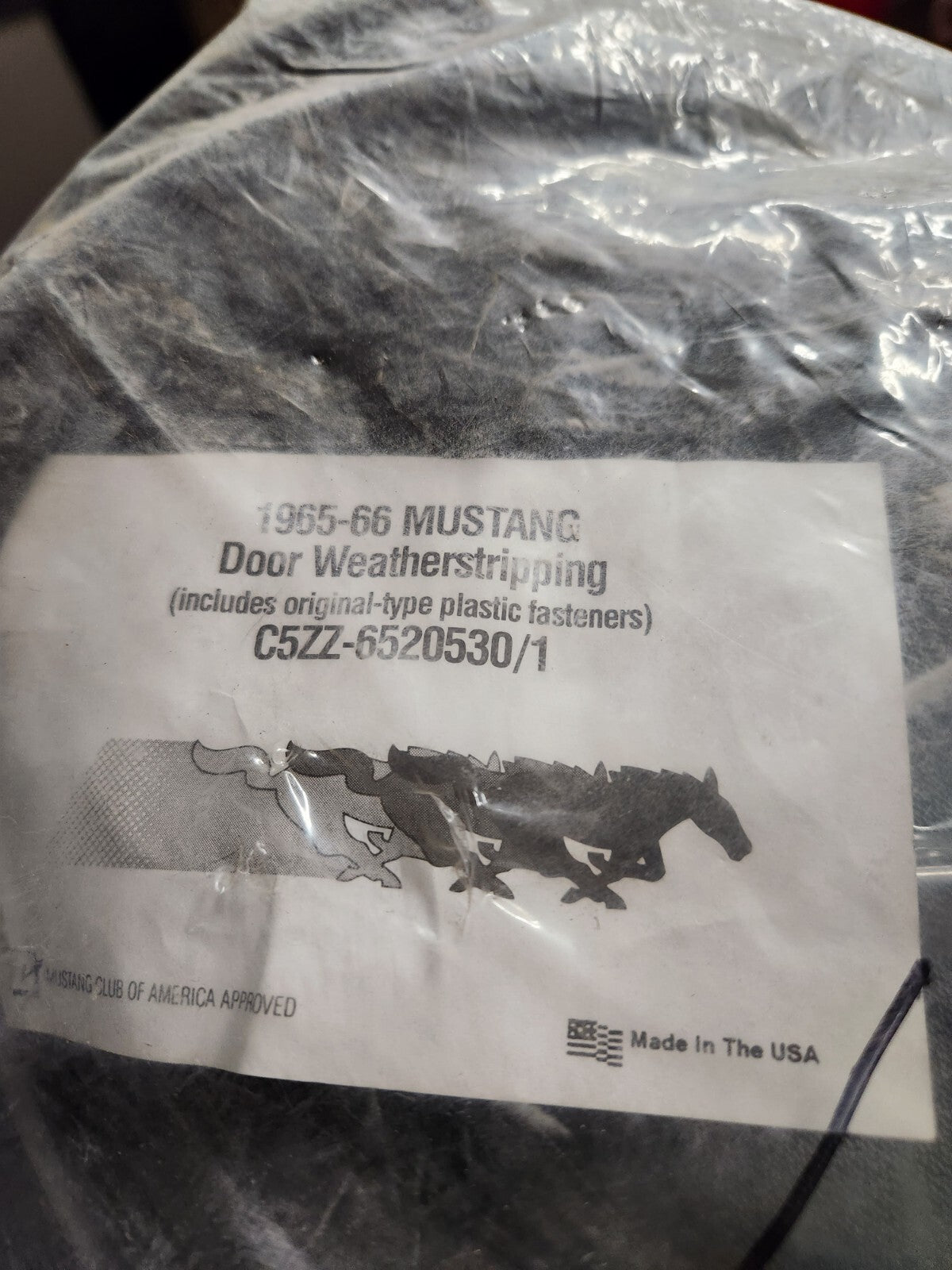 +New Genuine Ford C5ZZ-6520530/1A Weatherstrip