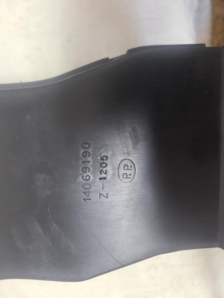 82-92 CAMARO AIR DISTRIBUTOR DUCT # 14069190 A/C HEAT CONDITIONING